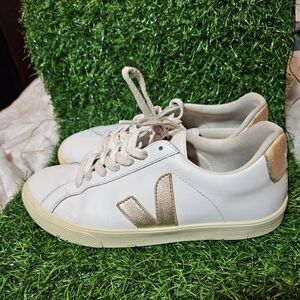 Veja Women's White and Gold Sneakers size 8